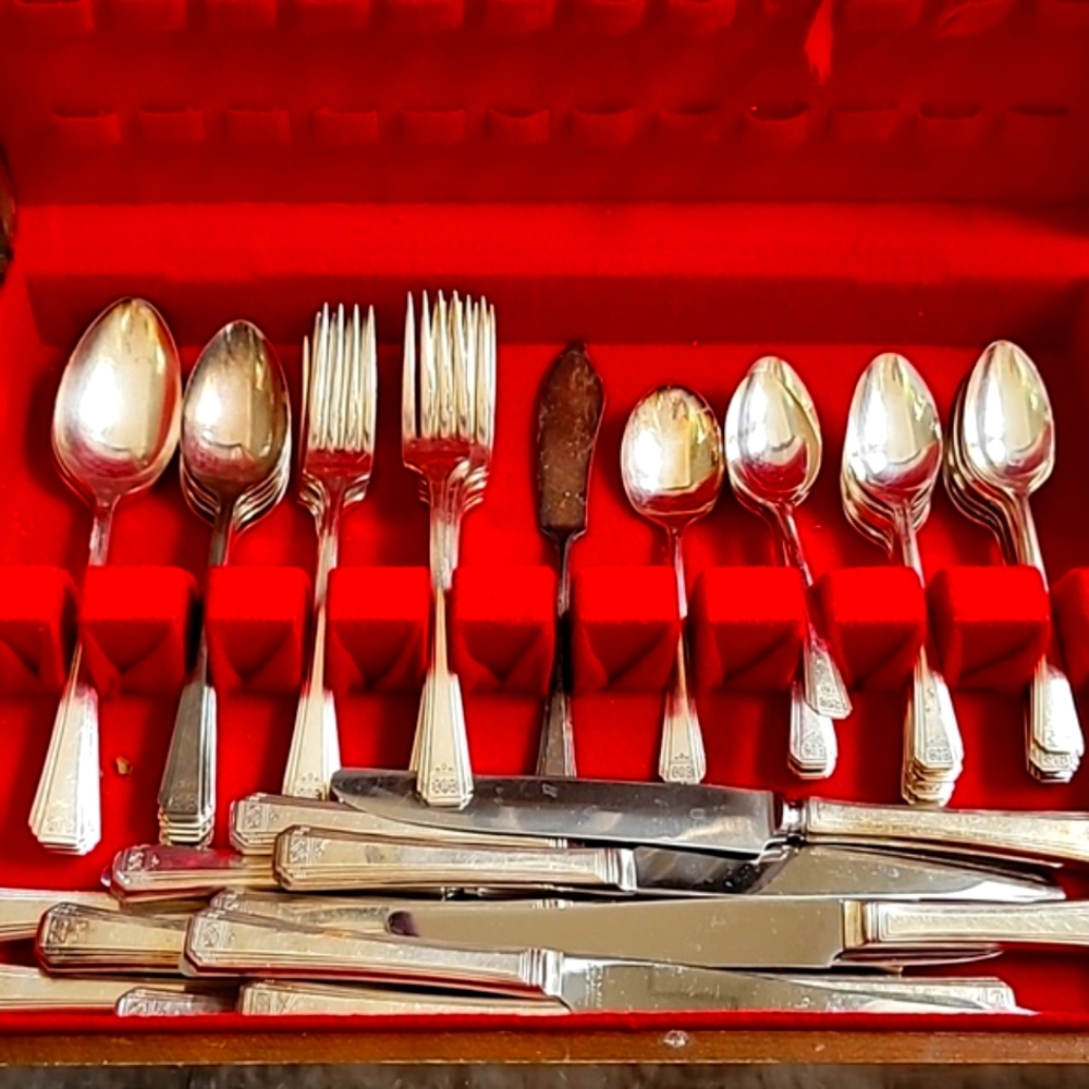 Rare!ONEIDA 56pc! silver plate out of stock and rare anywhere on the internet!